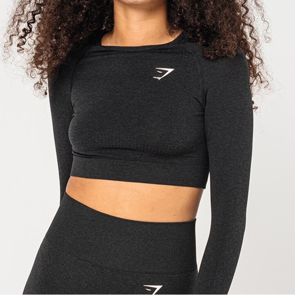 NWOT Gymshark Black Long Sleeve Crop Top